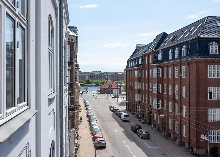Lovely 3Br Manor Apartment 5 Min From Tivoli Gardens