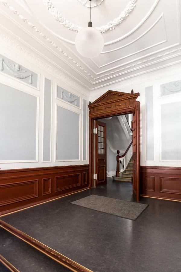 Lovely 3br Manor 5 Min From Tivoli Gardens København
